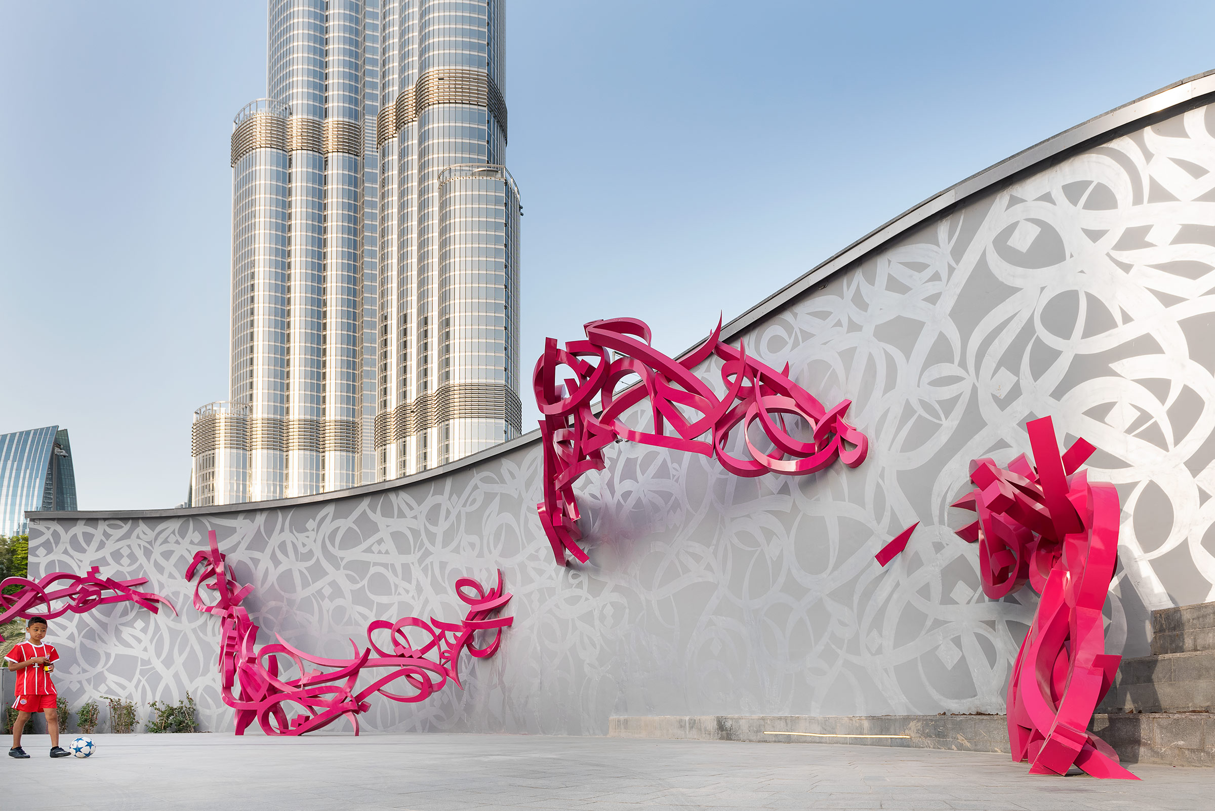Exploring Dubai’s Public Sculptures: Artists, Stories, and Locations